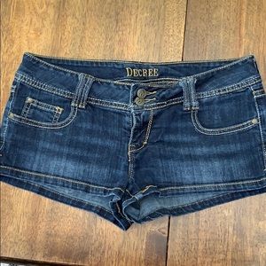 Decree short shorts